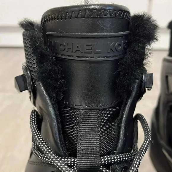 Michael Kors Leather Fur Chunky Combat Winter Boot Fur Insole, Size 8 - Picture 11 of 12